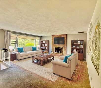 90 Grover Rd, Medford, MA 02155