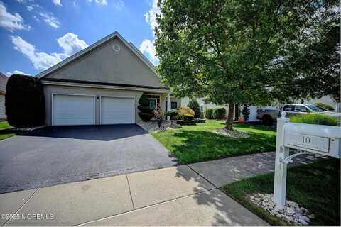 10 Crawford Road, Manalapan, NJ 07726