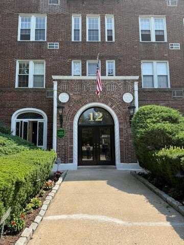 12 Hamilton Place, Garden City, NY 11530