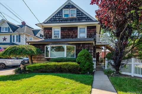48 Davison, Rockville Centre, NY 11570