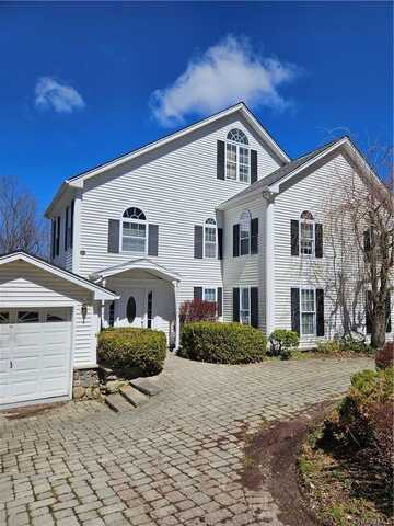 11 Stage Coach Road, Warwick, NY 10990