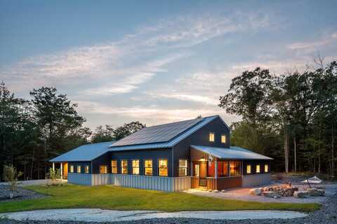 12 Peter Robin Way, Freeport, ME 04032