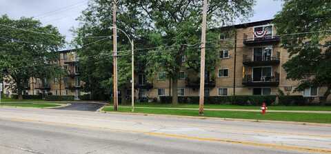 2424 E Oakton Street, Arlington Heights, IL 60004