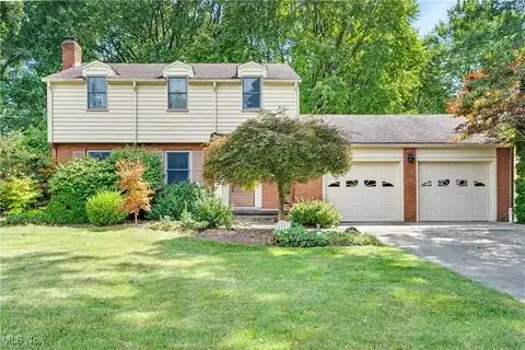 8351 Chesterton Drive, Youngstown, OH 44514