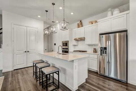 9905 Hennings Street, Irving, TX 75063