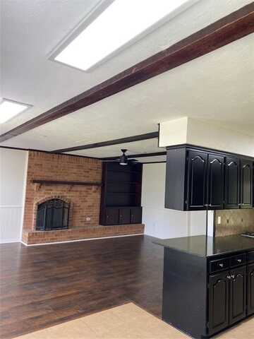 3719 Crestpark Drive, Farmers Branch, TX 75244