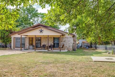 825 Poe Street, Azle, TX 76020