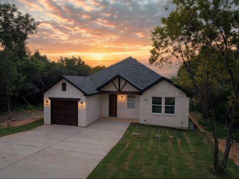 750 E Bluebonnet Drive, Granbury, TX 76048