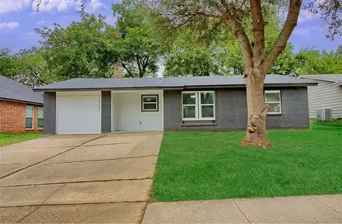2705 Roberts Circle, Arlington, TX 76010
