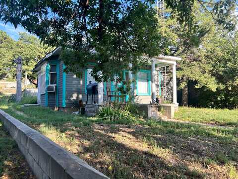 313 Buffalo St, Benkelman, NE 69021