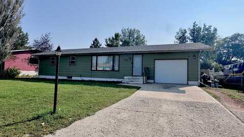 104 10th Ave NW, Bowman, ND 58623