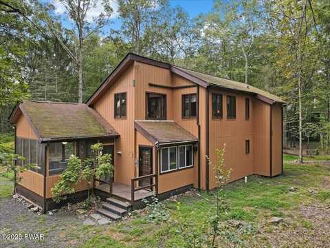 800 Osprey Court, Lords Valley, PA 18428