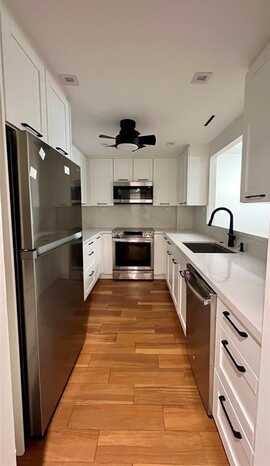 3800 N Hills Dr, Hollywood, FL 33021