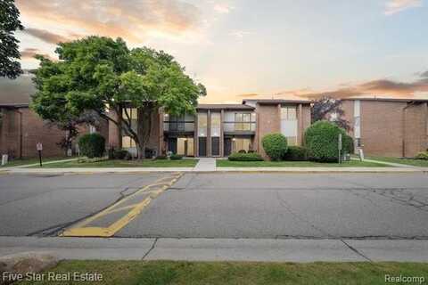 33873 Pondview Circle, Livonia, MI 48152