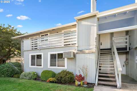 650 HARLOW RD, Springfield, OR 97477