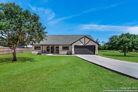 185 E Medium Meadow Dr, Lytle, TX 78052