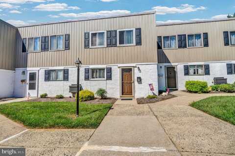 25 FORDS EDGE, ROYERSFORD, PA 19468