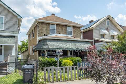 417 14th St, Ford City, PA 16226