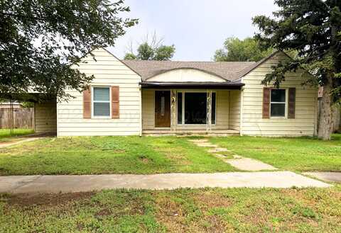 611 N 3rd Street, Stratford, TX 79084