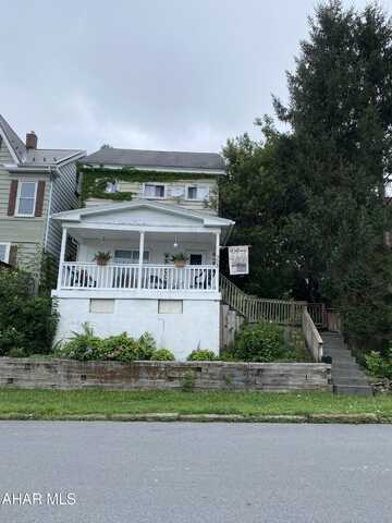 305 22nd Avenue, Altoona, PA 16601