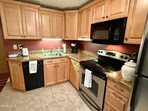 143 E Valley Point Lane, Claysburg, PA 16625