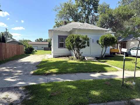 808 S 11th Street, Aberdeen, SD 57401