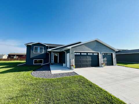 927 NE 32nd Avenue, Aberdeen, SD 57401