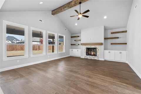 1200 Fierce LN, Centerton, AR 72719