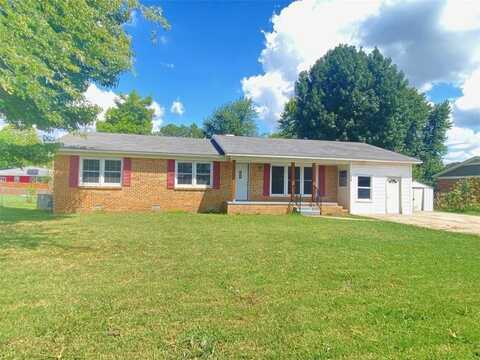 608 Apple ST, Green Forest, AR 72638