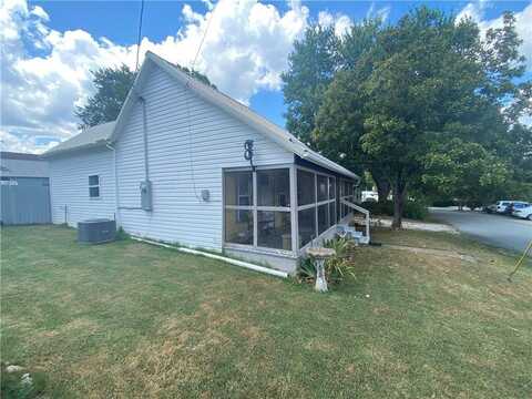 101 Locust ST, Jasper, AR 72641