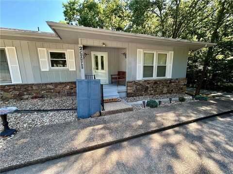 2 Chandler LN, Bella Vista, AR 72715