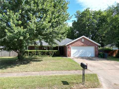 64 Rob ST, Farmington, AR 72730