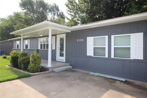 2104 14th ST, Bentonville, AR 72712