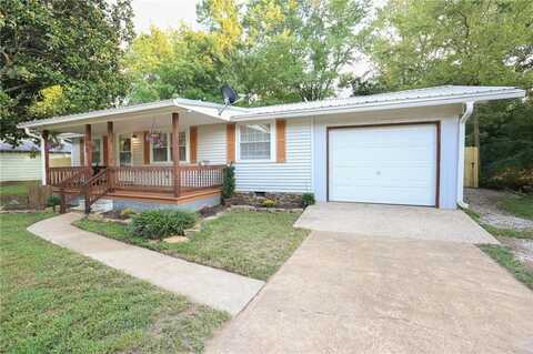 305 Hawkins AVE, Huntsville, AR 72740