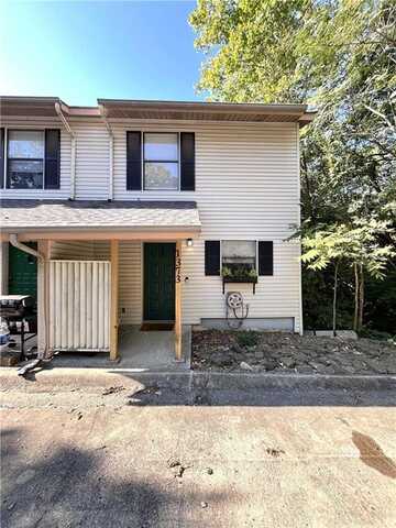 1373 E Sequoyah CT, Fayetteville, AR 72701