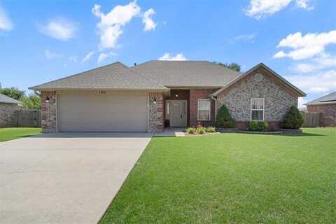1303 N Spruce ST, Pea Ridge, AR 72751
