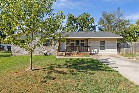 300 Huntington ST, Gravette, AR 72736
