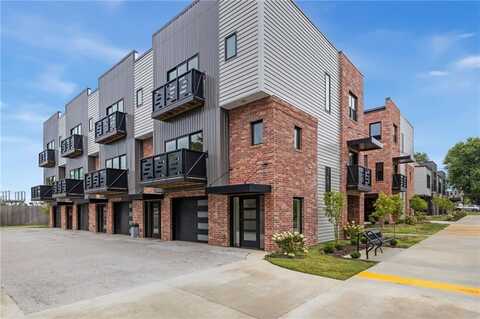 929 SE 10th ST, Bentonville, AR 72712