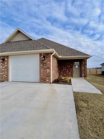 2005 E Brookview DR Unit #A, Siloam Springs, AR 72761