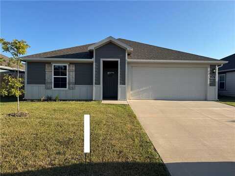 1317 Chavis ST, Gentry, AR 72734
