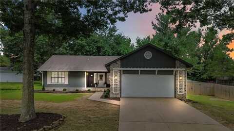 11 28th CIR, Fayetteville, AR 72701