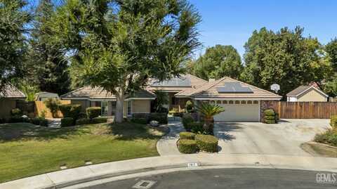 1917 Camden Oak Court, Bakersfield, CA 93311