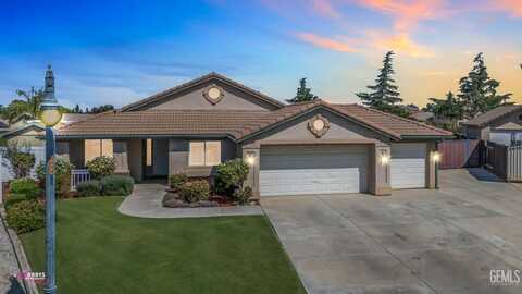 10714 Victoria Falls Avenue, Bakersfield, CA 93312