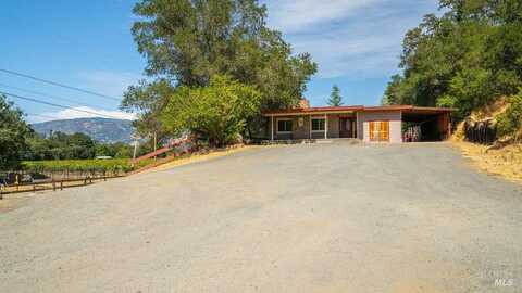 40 El Rancho Drive, Cloverdale, CA 95425