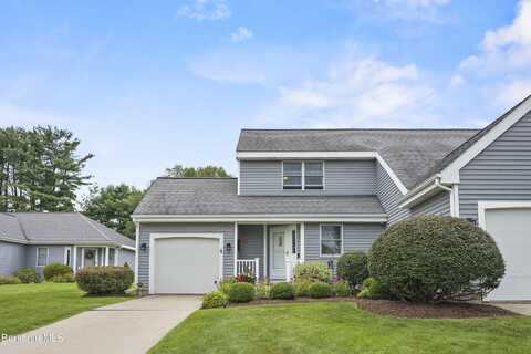 7 Walden Ln, Pittsfield, MA 01201