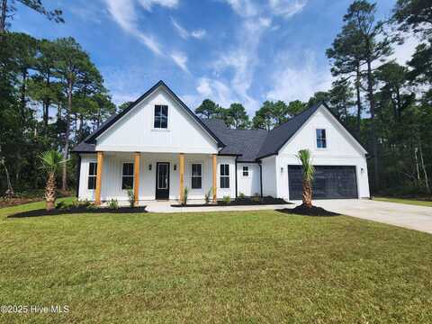 333 Pineknoll Drive NW, Calabash, NC 28467