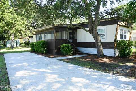 9040 Bonaparte Drive SW, Calabash, NC 28467