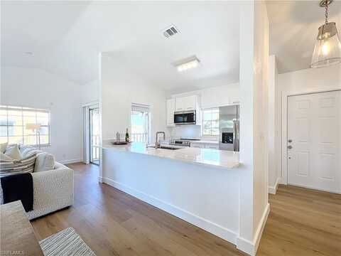 27569 Hickory View, BONITA SPRINGS, FL 34134