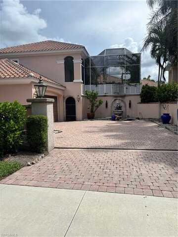 525 Via Veneto, NAPLES, FL 34108