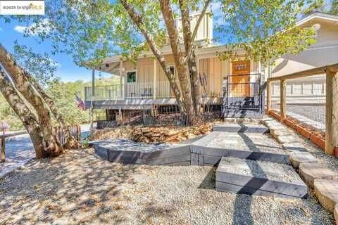 10870 Buck Brush Dr, Jamestown, CA 95327